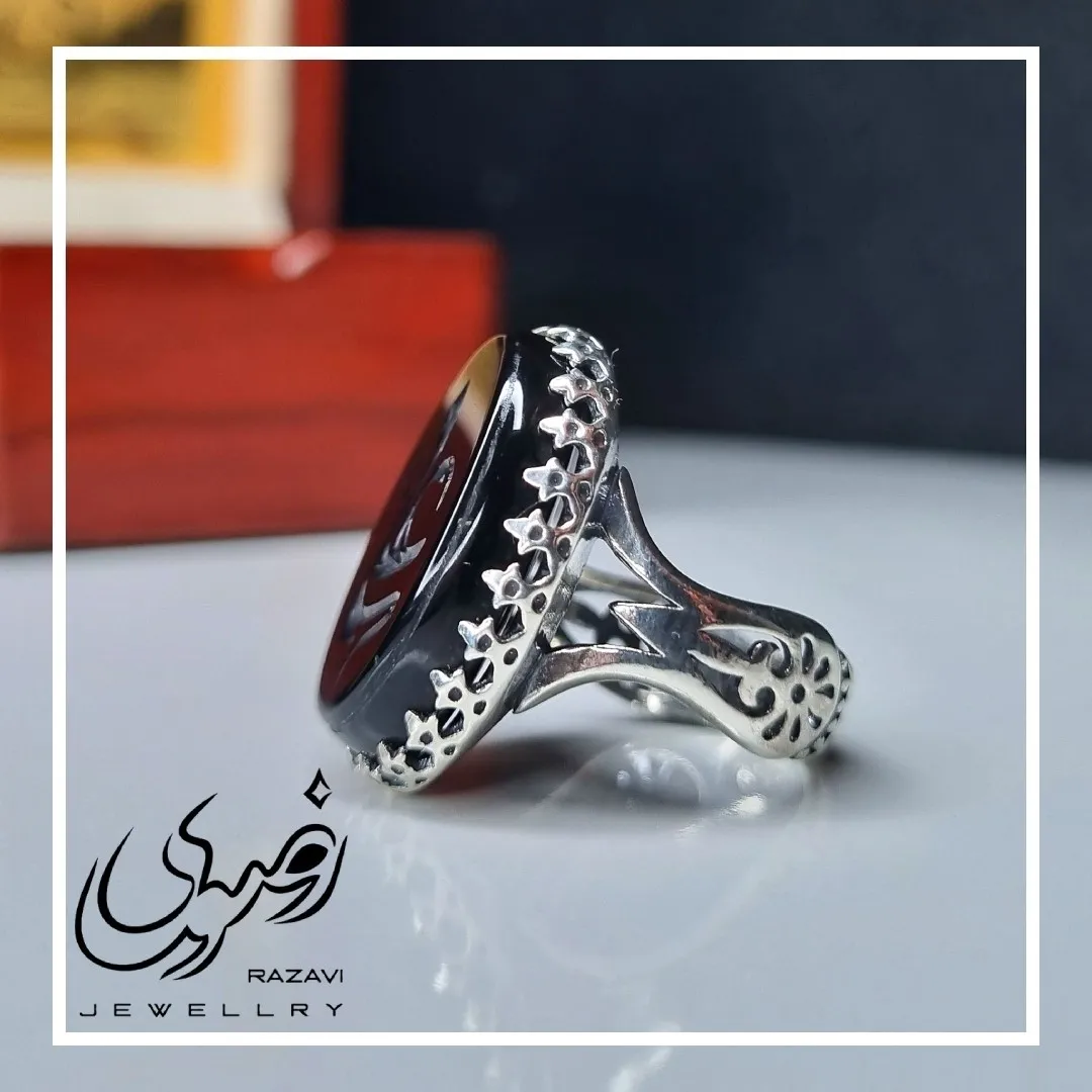 انگشتر نقره روس عقیق مشکی حکاکی نام علی مردانه رنگ ثابت