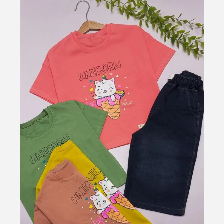 ست تیشرت و شلوارک جین دخترانه یکرو پنبه لاکرادار با چاپ و مروارید دوزی