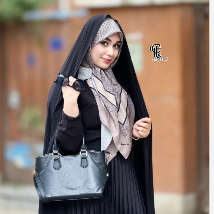 روسری نخی کاستوم طرح ارکیده قواره 110 سیتو طوسی گلبهی بژ