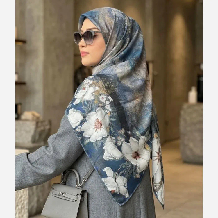 روسری نخ کاستوم قواره 140 طرح پتینه دور گل