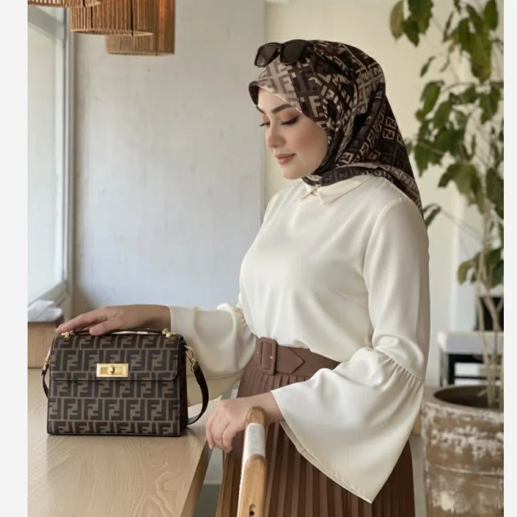 روسری نخ کاستوم قواره 140 طرح فندی رنگ کرم مشکی قهوه ای